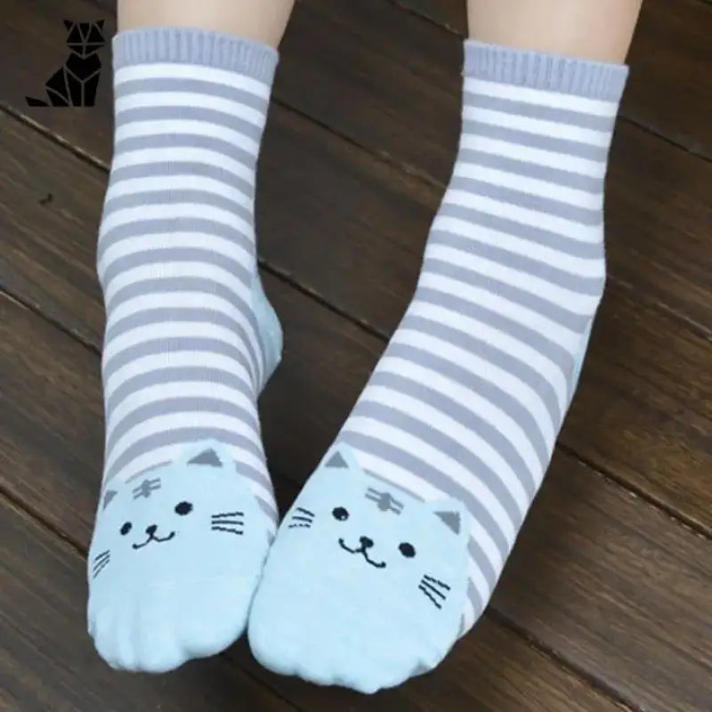 Chaussettes Chats Adorables Avec Rayures Colorées Et Broderies Mignonnes